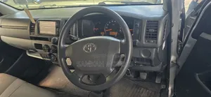 Toyota HiAce 2017 Silver