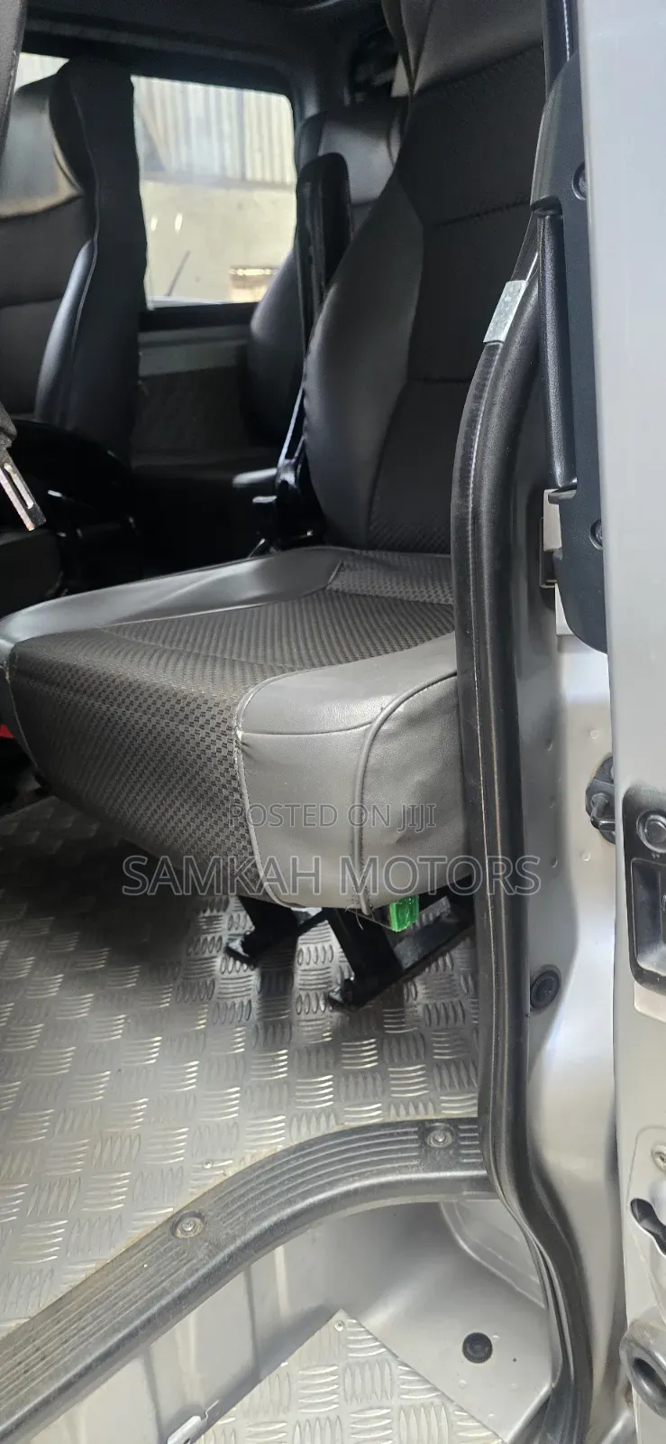 Toyota HiAce 2017 Silver