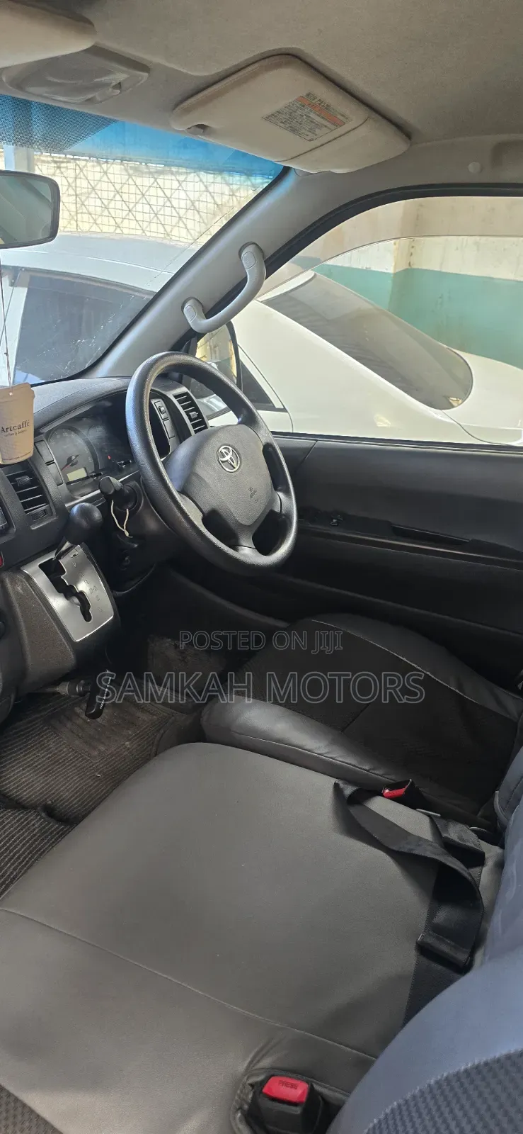 Toyota HiAce 2017 Silver