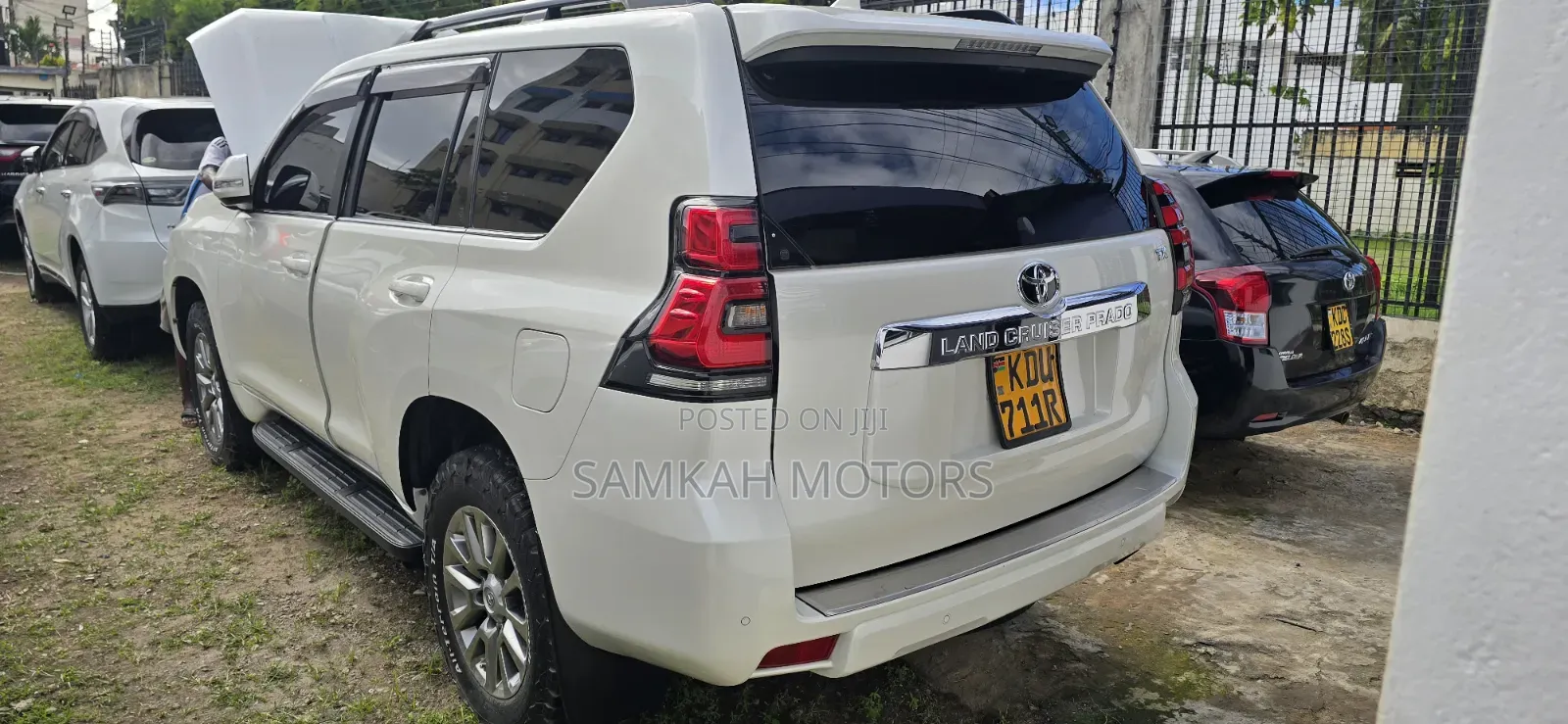 Toyota Land Cruiser Prado 2019 White
