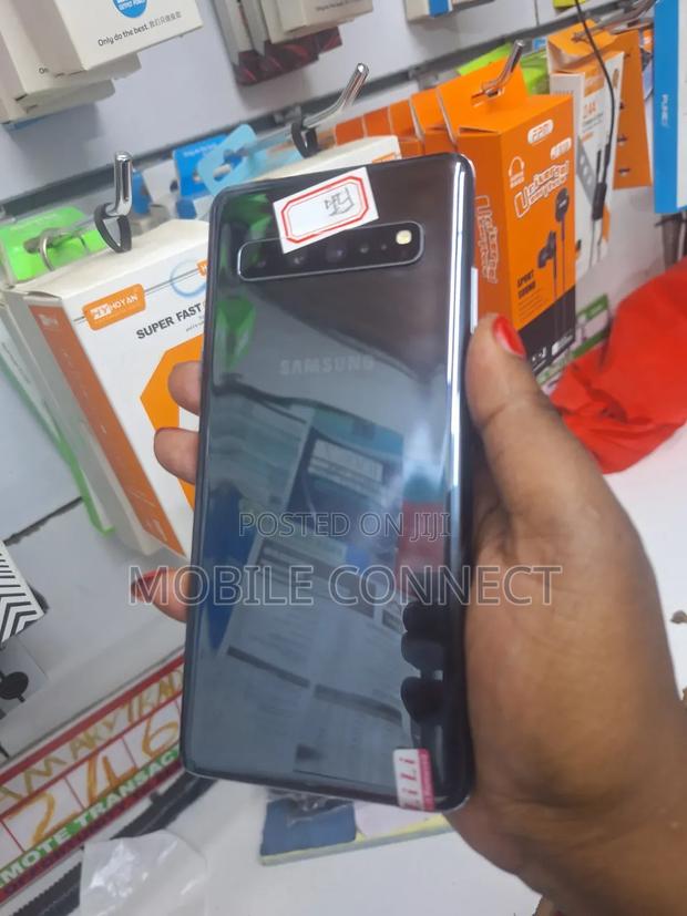 Samsung Galaxy S10 5G 256 GB Blue - thumbnail 4