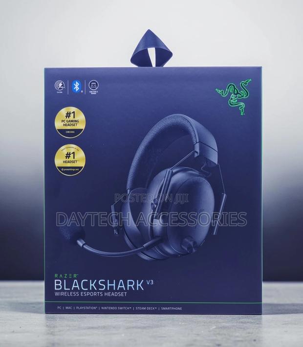 This Is a Razer Blackshark V3 Wireless Esports Headset in Black.