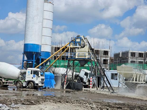 Concrete Mixer Rental. Cement Mix Pump