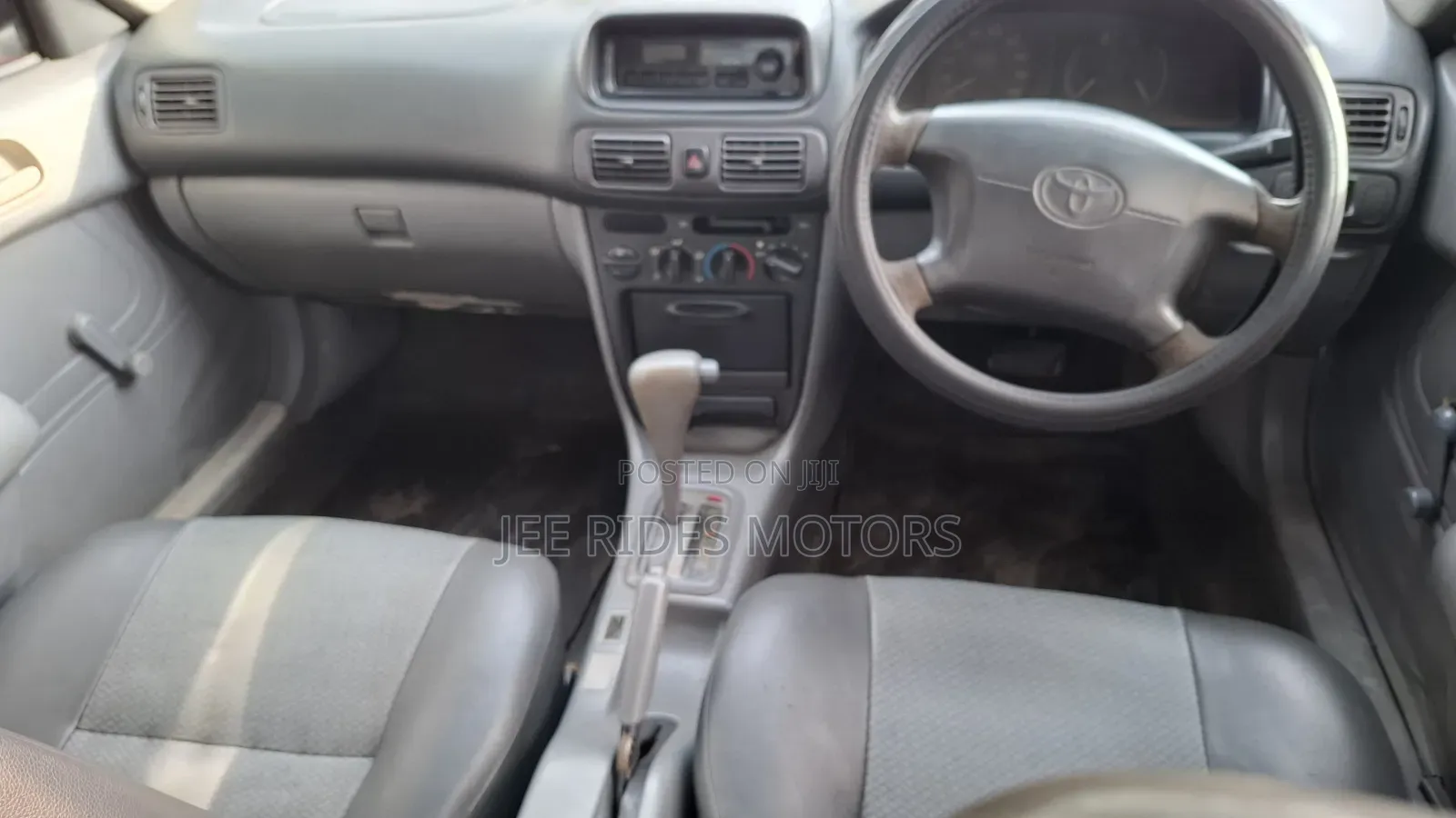 Toyota Corolla 2000 White