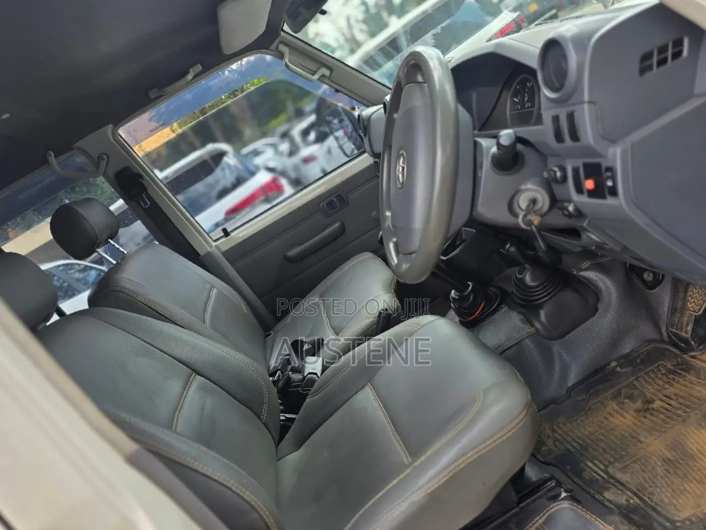 Toyota Land Cruiser 2016 White
