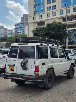 Toyota Land Cruiser 2016 White