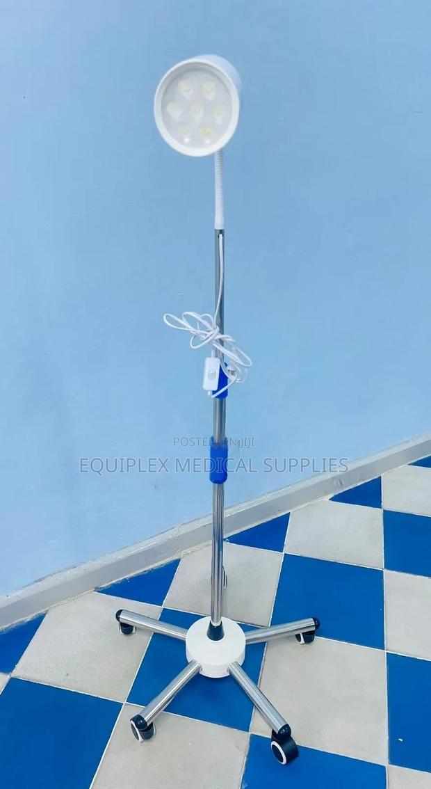 Quality Examinations Light With Wheels (Height-Adjustable)