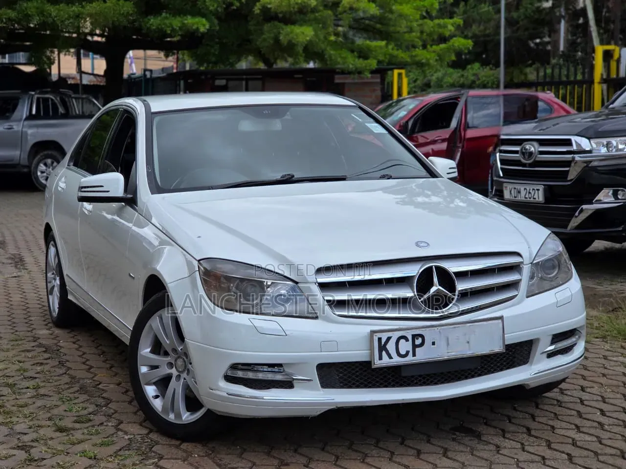 Mercedes-Benz C200 2011 White