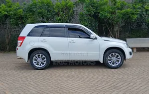 Suzuki Escudo 2015 White