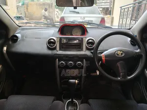 Toyota IST 2003 Silver