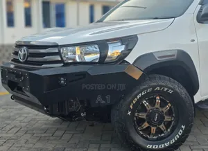 Toyota Hilux Revo Double Cab Deisel 2.4 RWD 2018 Pearl