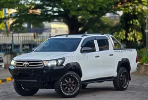 Toyota Hilux Revo Double Cab Deisel 2.4 RWD 2018 Pearl