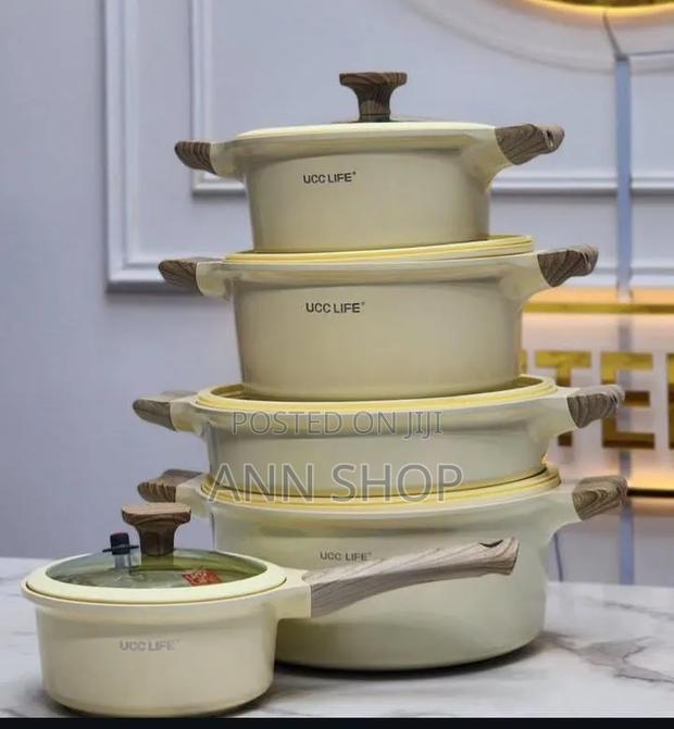 Grinate Pots - main view