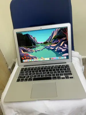 Laptop Apple MacBook Air 4GB Intel Core i5 SSD 128GB