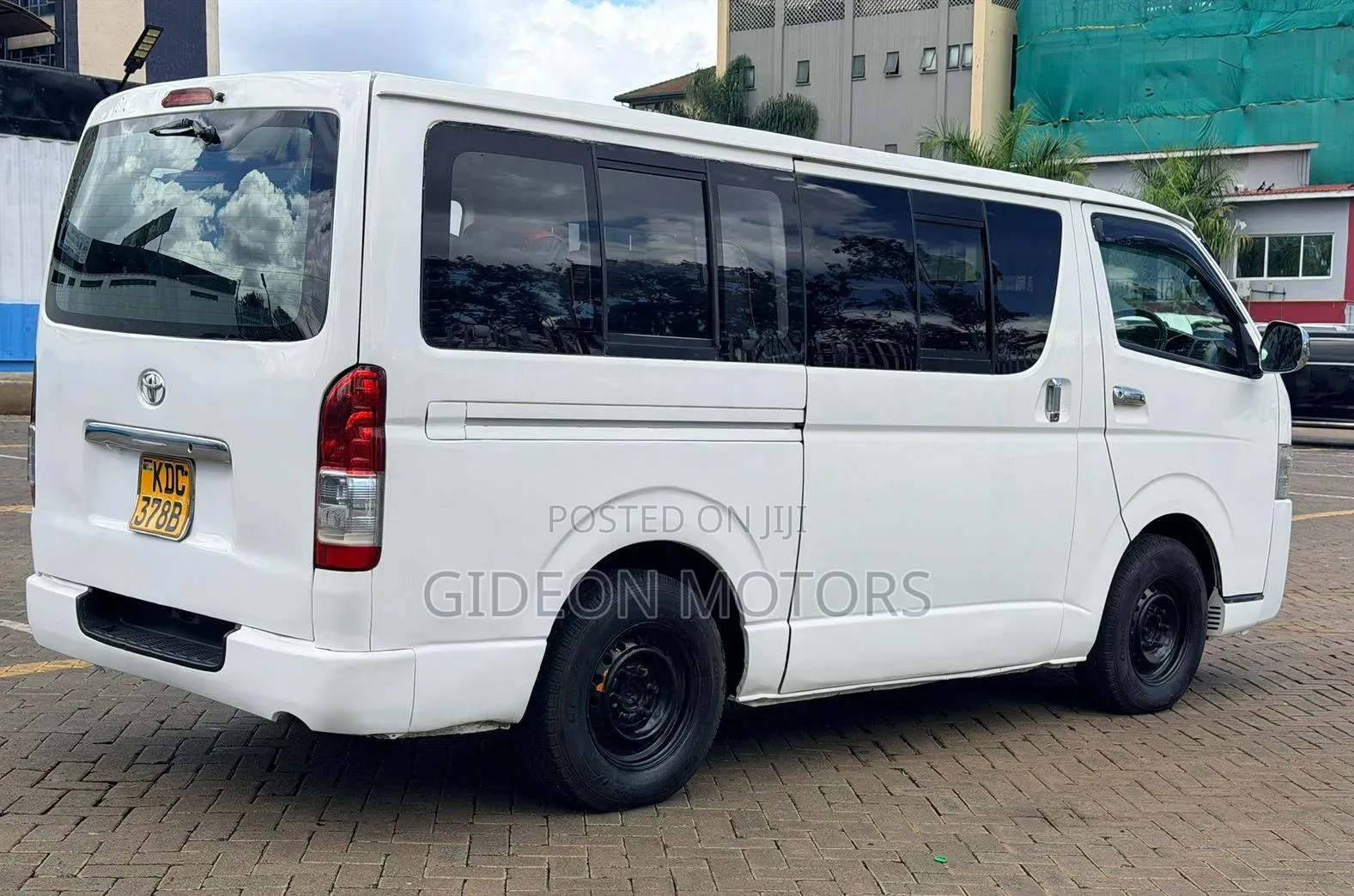 Toyota HiAce 2013 White
