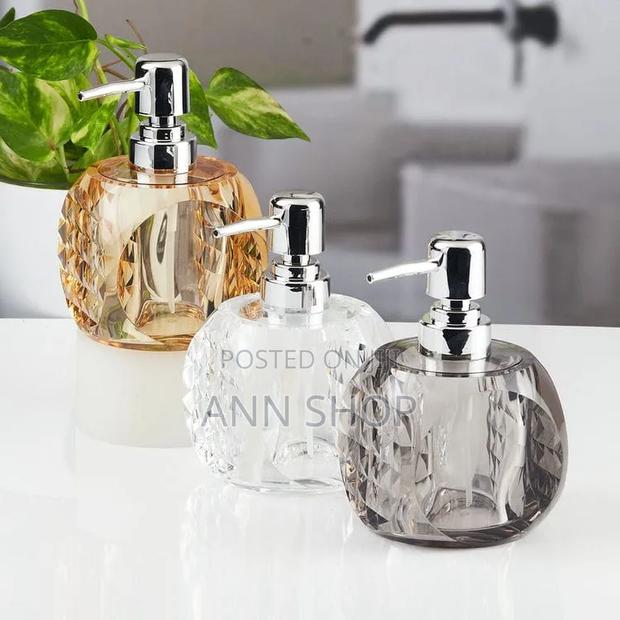 Soap Dispensers Acrilic - main view