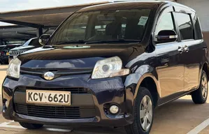 Toyota Sienta 2012