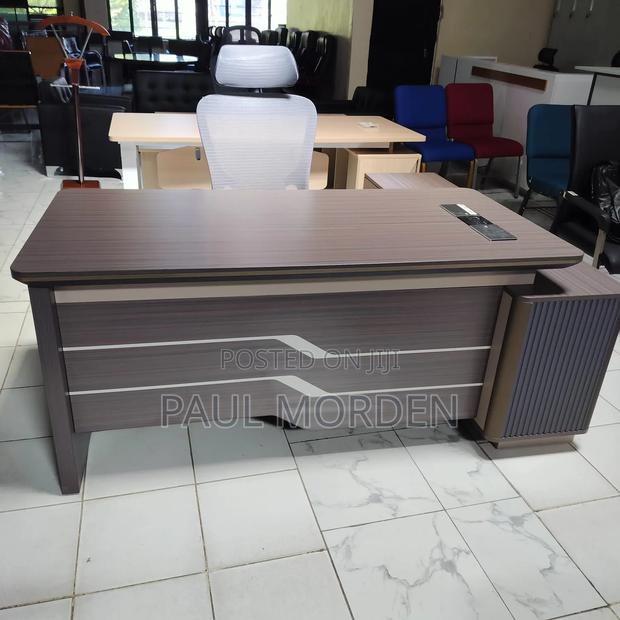 Elegant Office Desk for Directors 1.8m