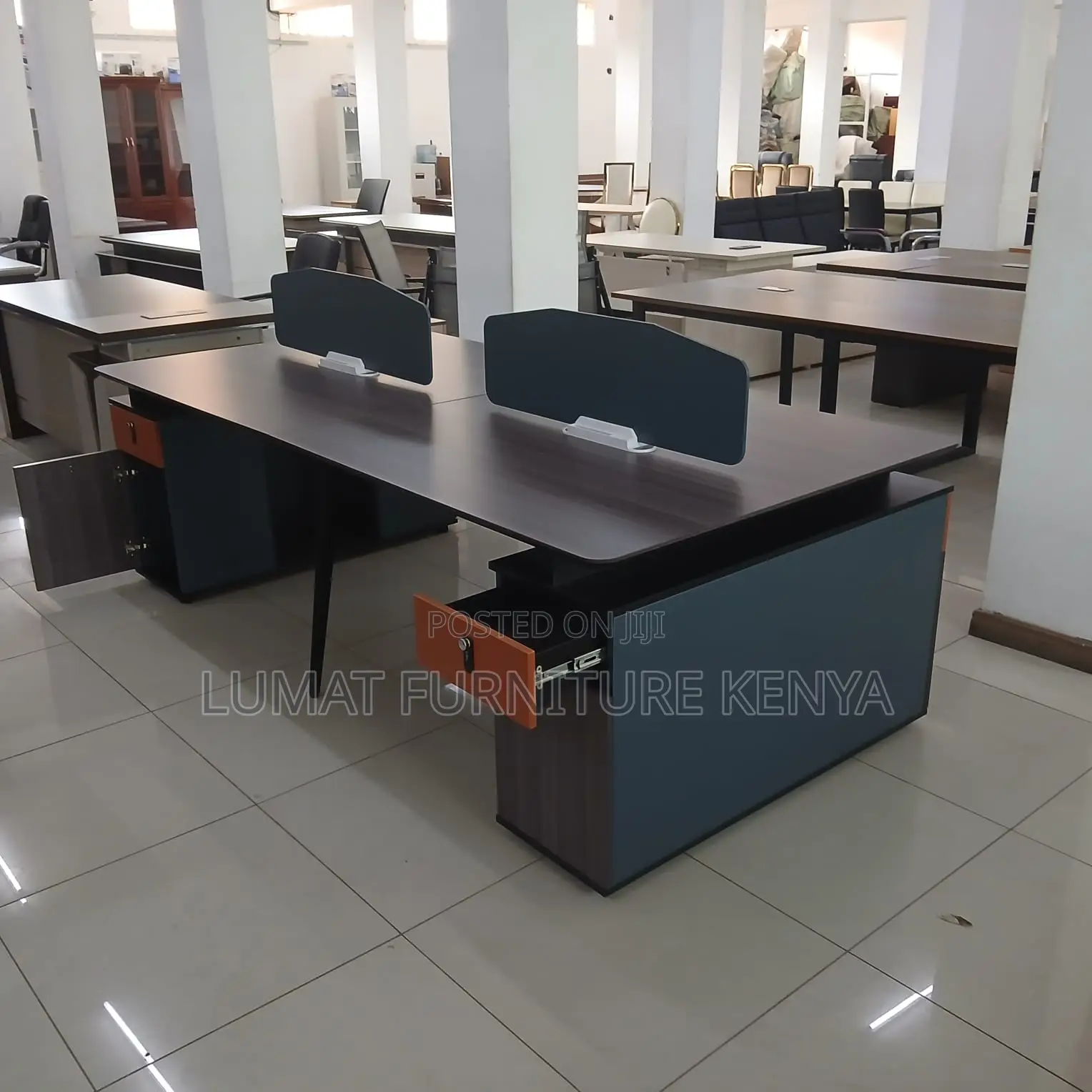 Unitywork 4-Person Station