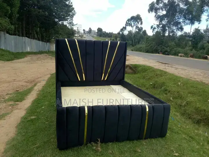 Black Chester Bed