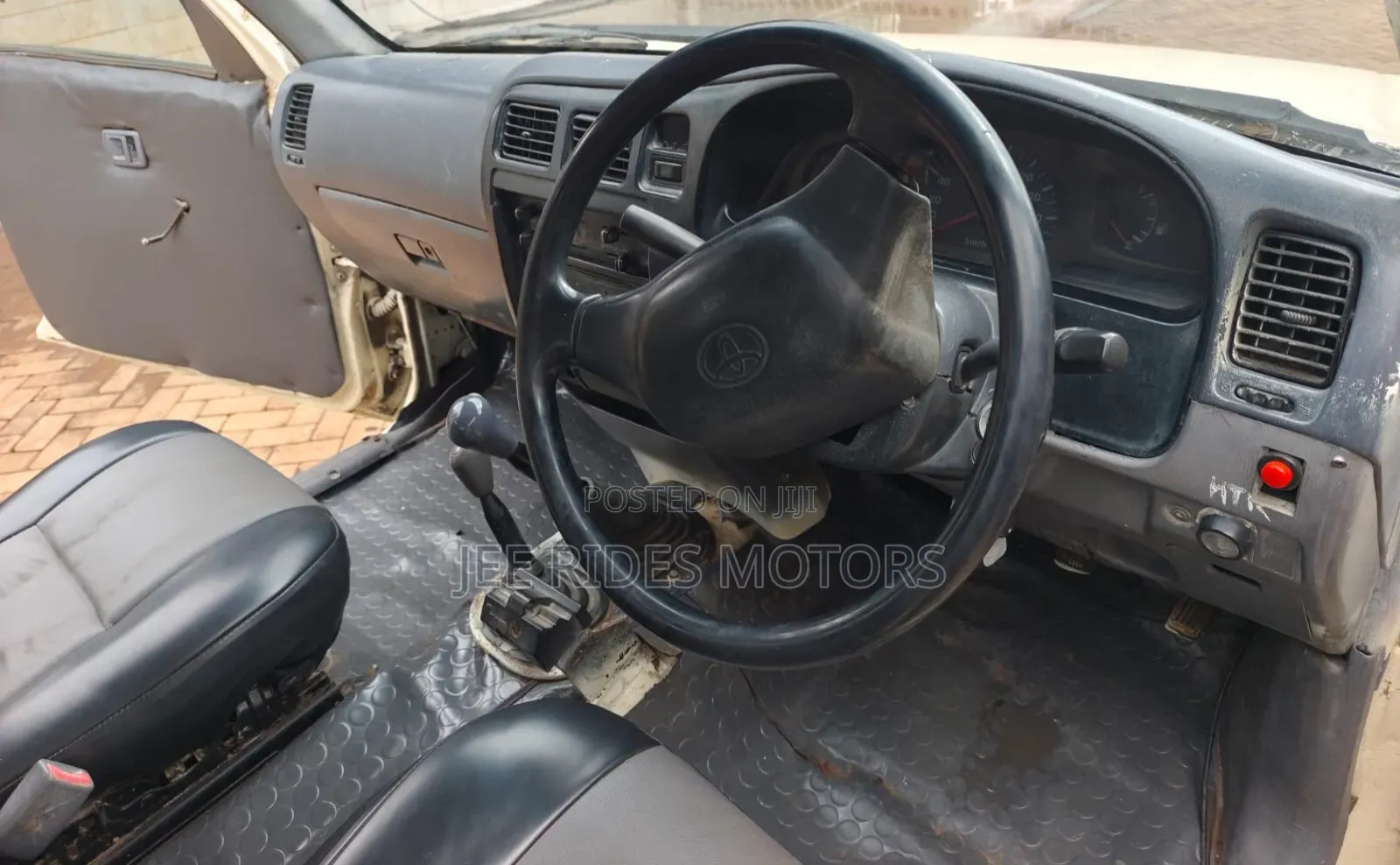 Toyota Hilux 2700i Raider 2004 White