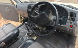 Toyota Hilux 2700i Raider 2004 White