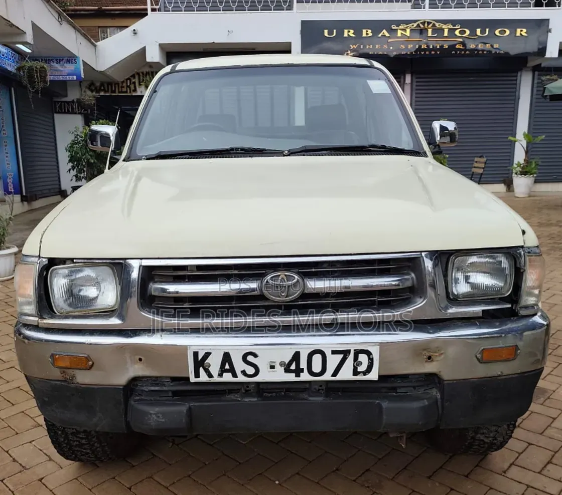 Toyota Hilux 2700i Raider 2004 White
