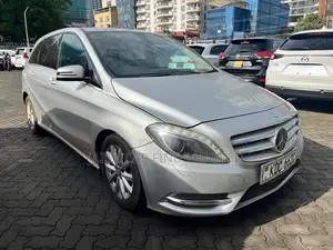 Mercedes-Benz B-Class B180 Petrol 2015 Silver