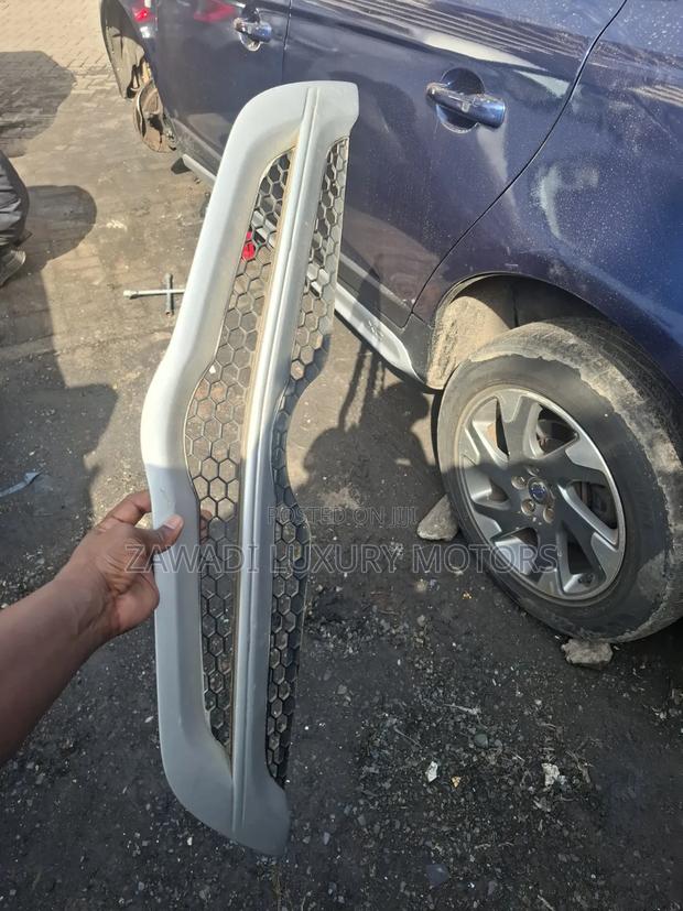 Toyota Belta Grill - thumbnail 3