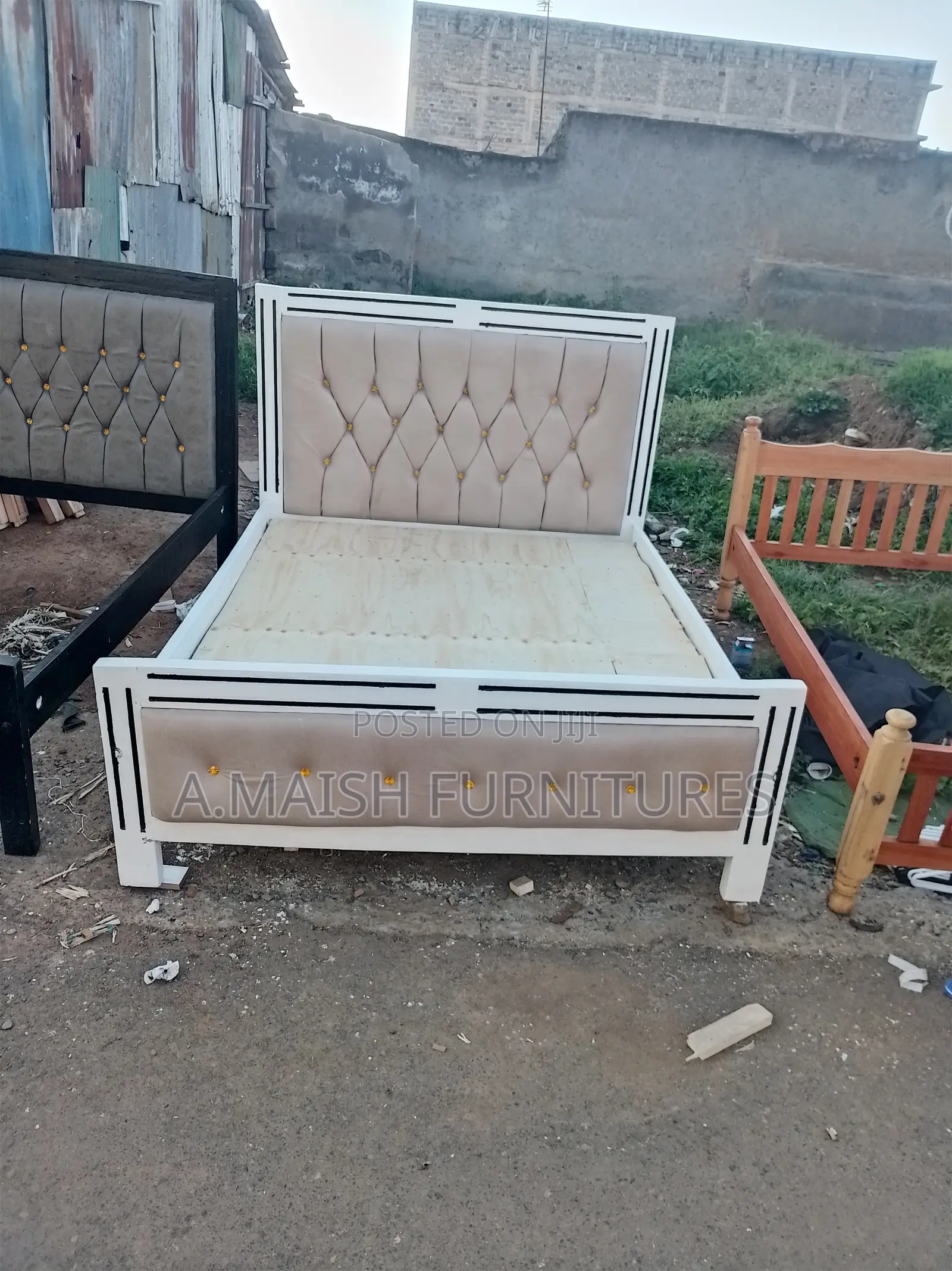 Brown Moket Bed