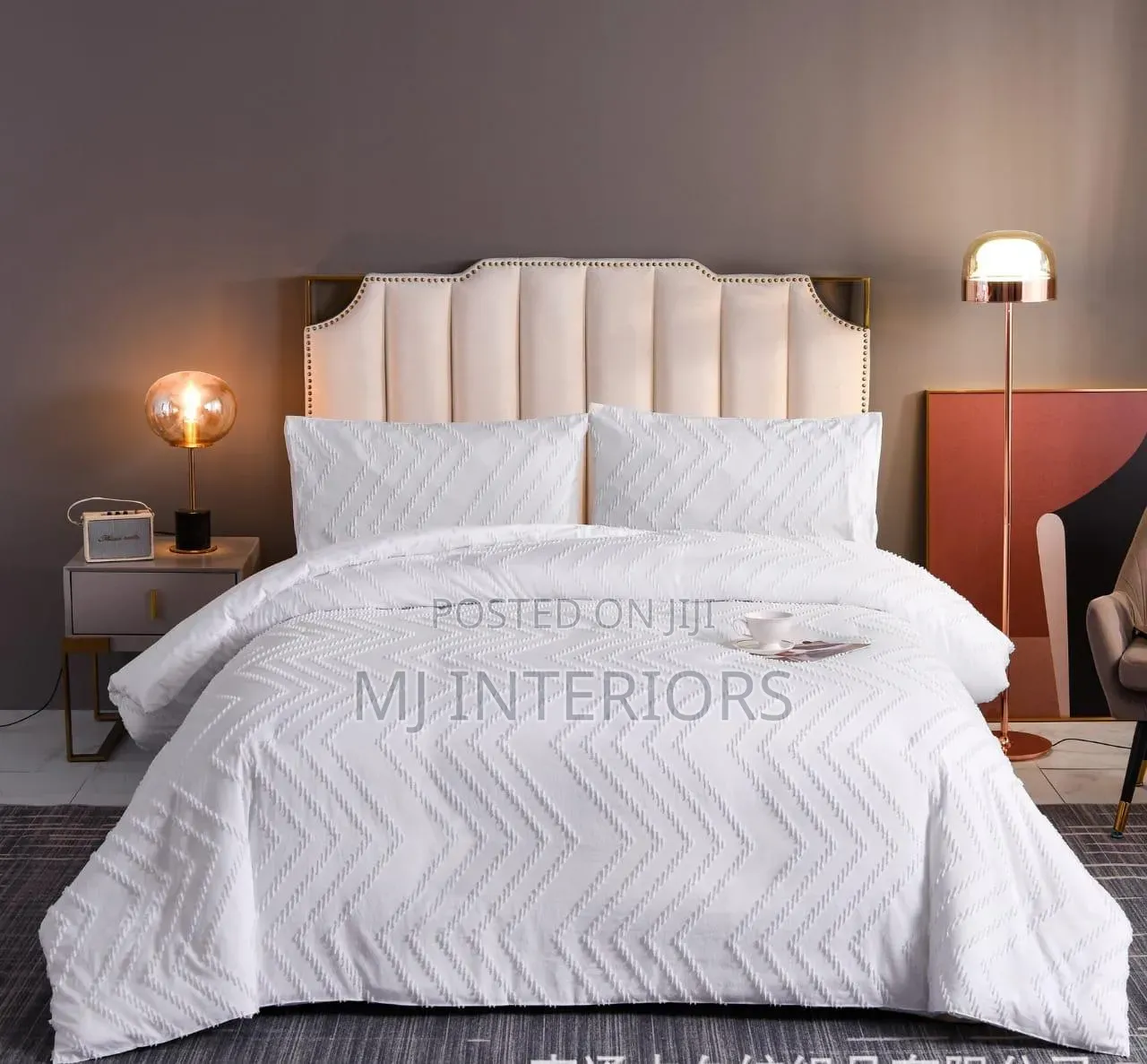 Hotel Quality Pintuck Duvet