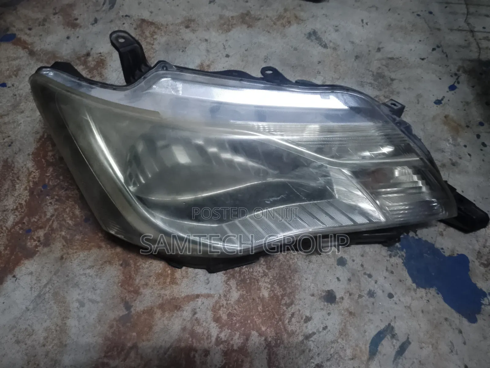 Axio 2012-2015 Head Light