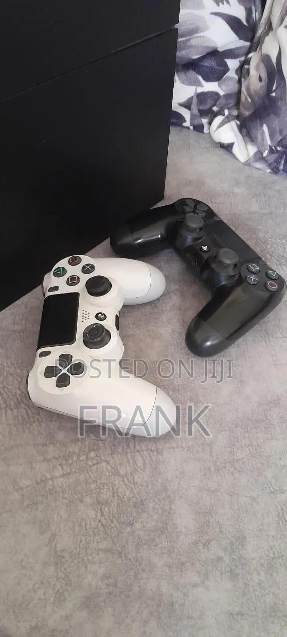 Play Station 4 - thumbnail 2