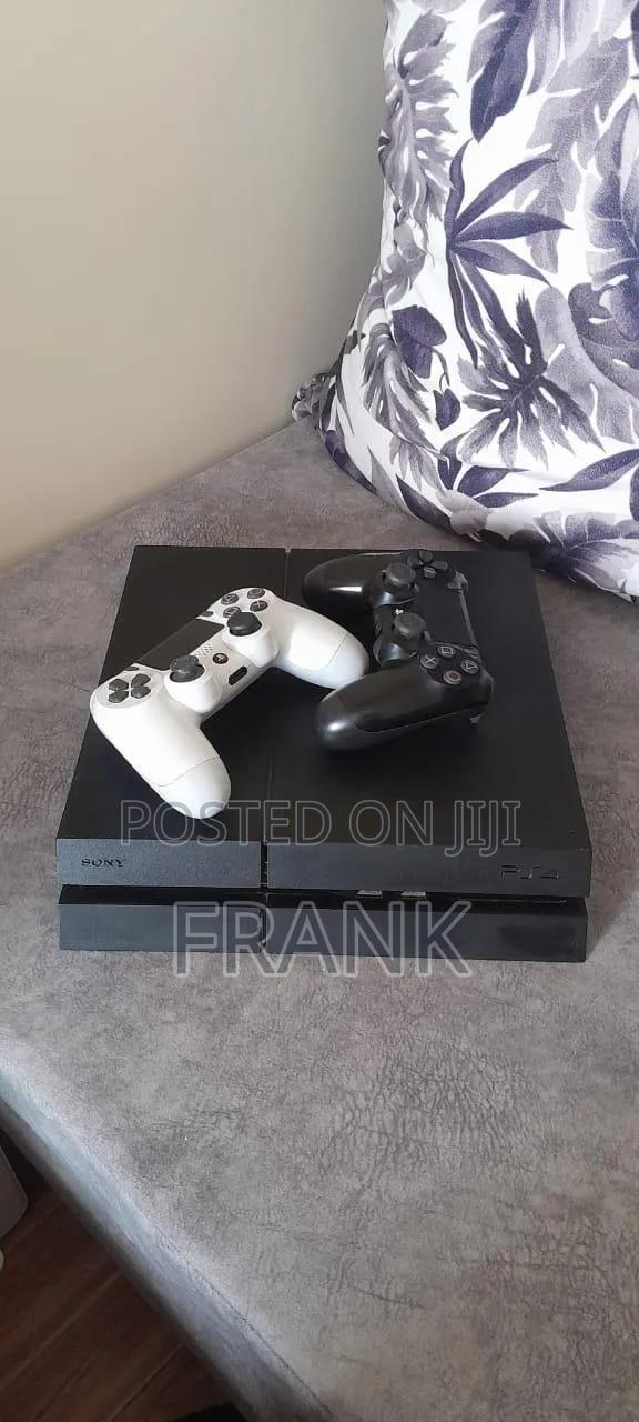 Play Station 4 - thumbnail 4