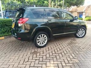 Toyota Vanguard 2010 Green