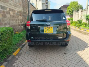 Toyota Vanguard 2010 Green