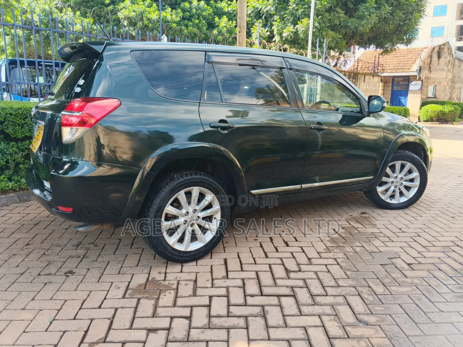 Toyota Vanguard 2010 Green