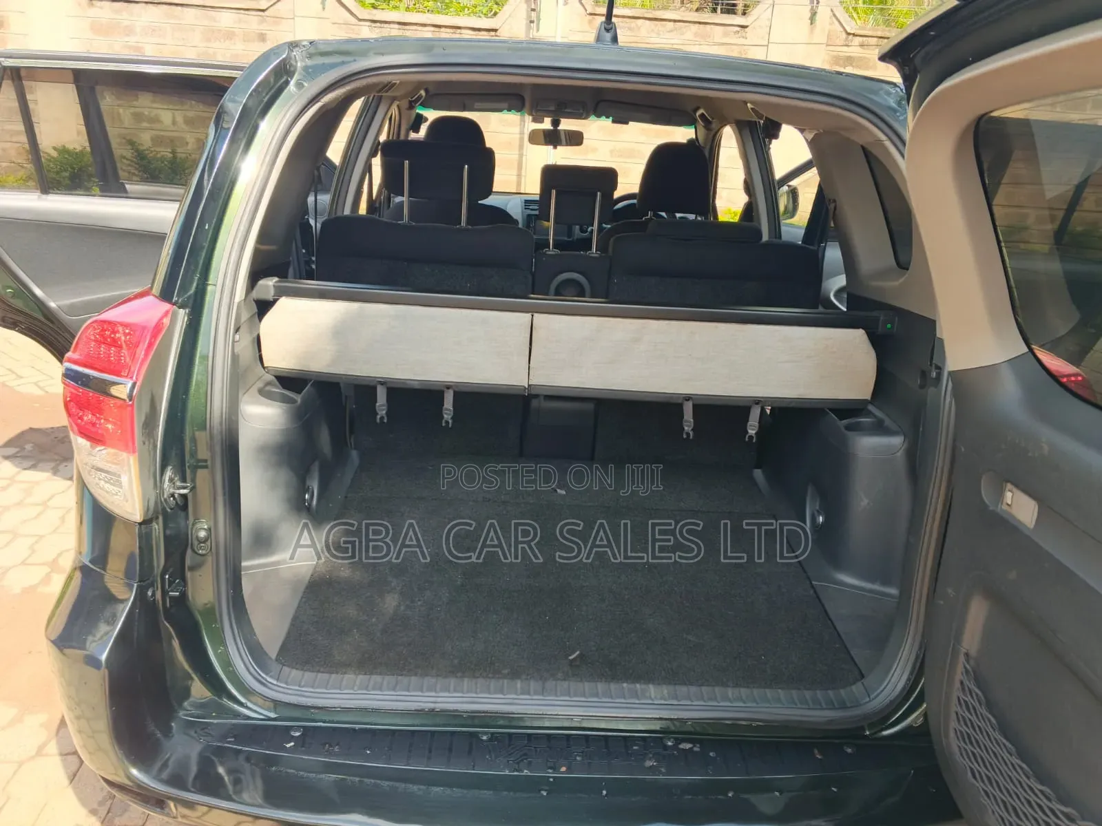 Toyota Vanguard 2010 Green
