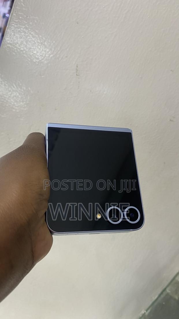 Samsung Galaxy Z Flip6 256 GB Blue - thumbnail 2