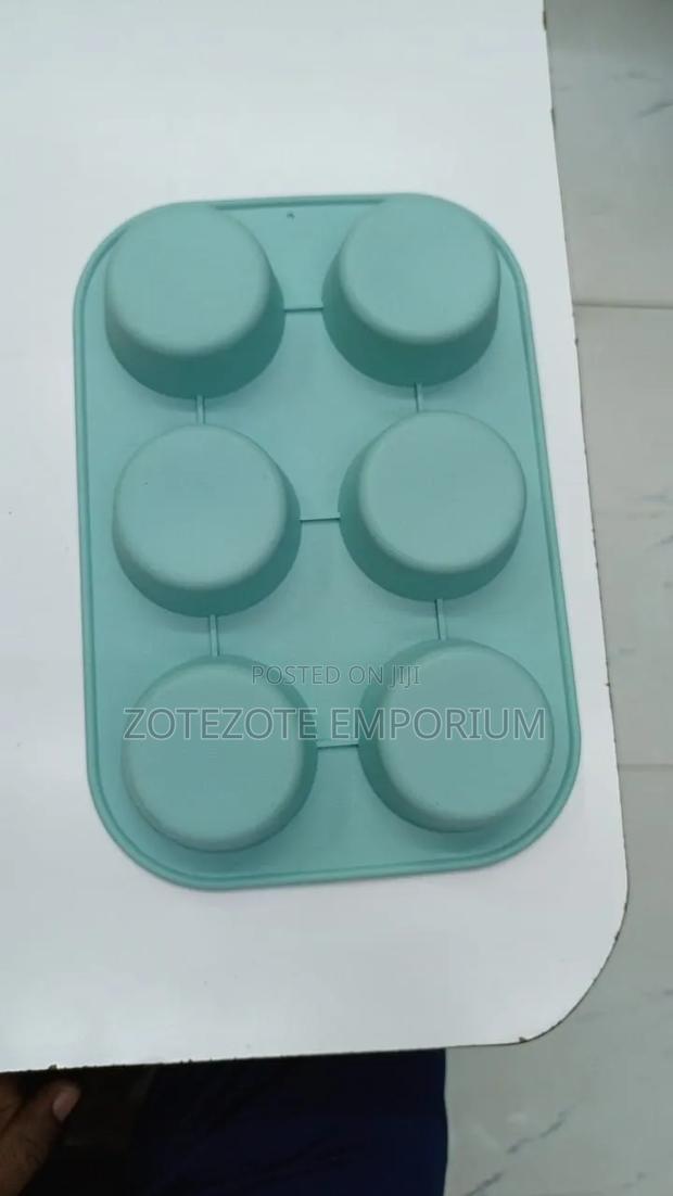 3d Silicone Cupcake Baking Tin - thumbnail 3