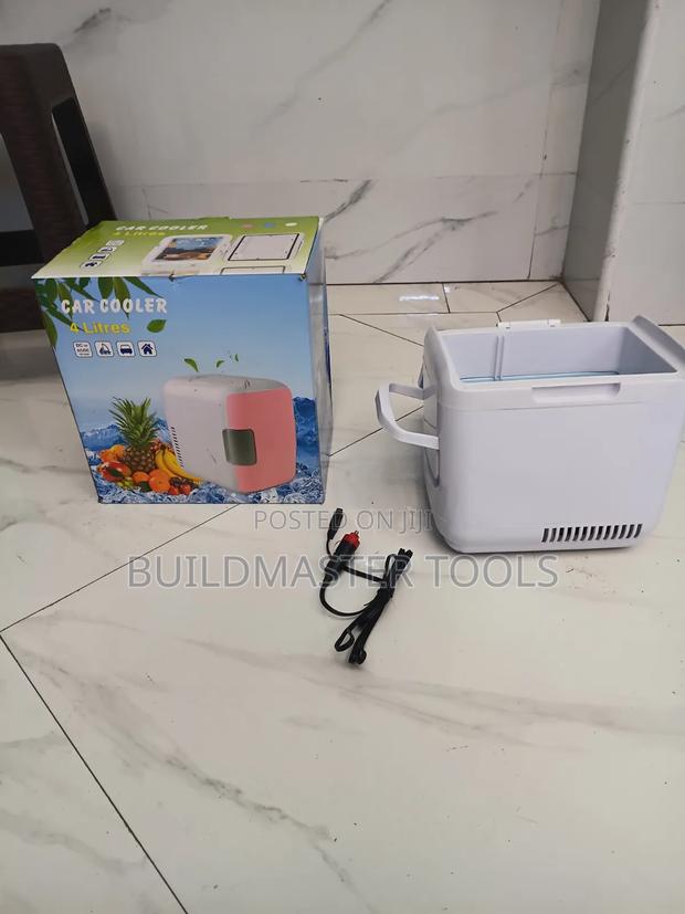 7.5-Liter Portable Car Mini Fridge - thumbnail 3
