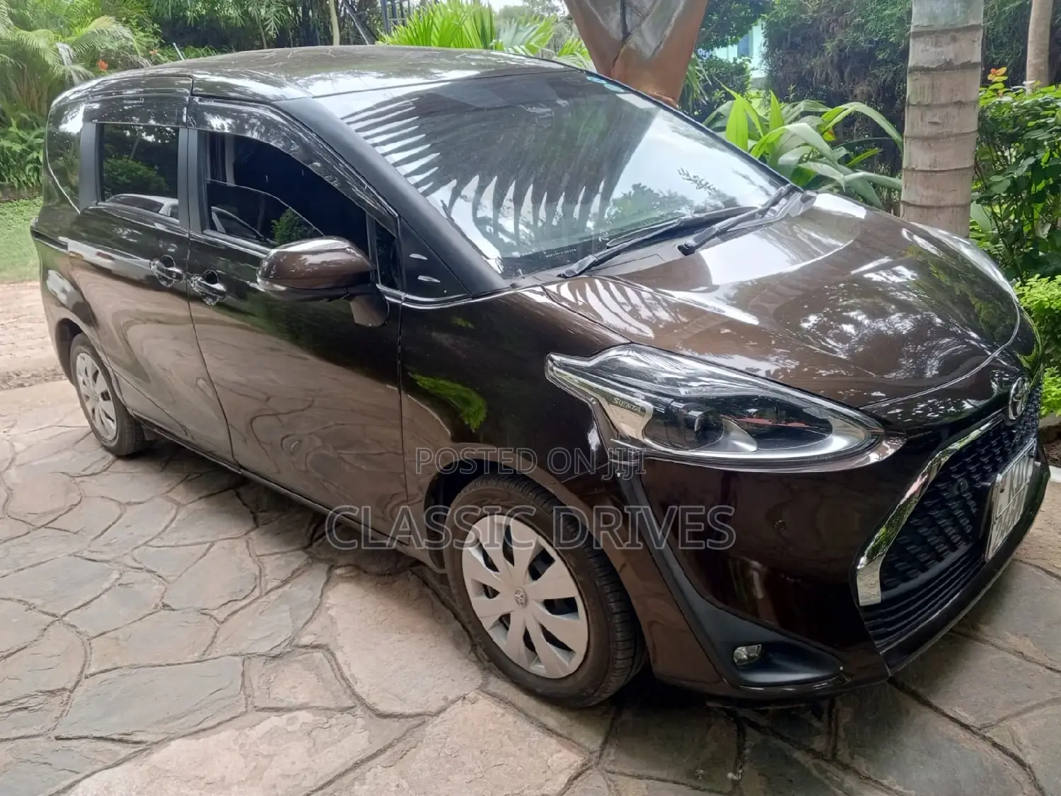 Toyota Sienta 2019 Brown
