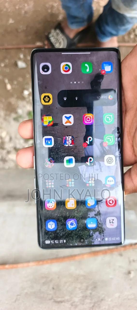 Tecno Camon 40 256 GB Gray - thumbnail 3