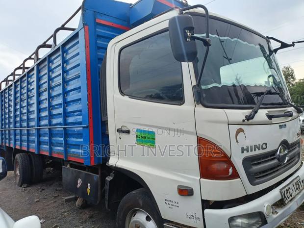 Hino Lorry - thumbnail 3