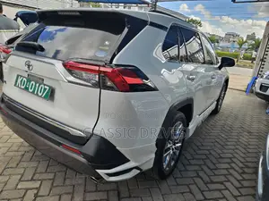 Toyota RAV4 2020 White