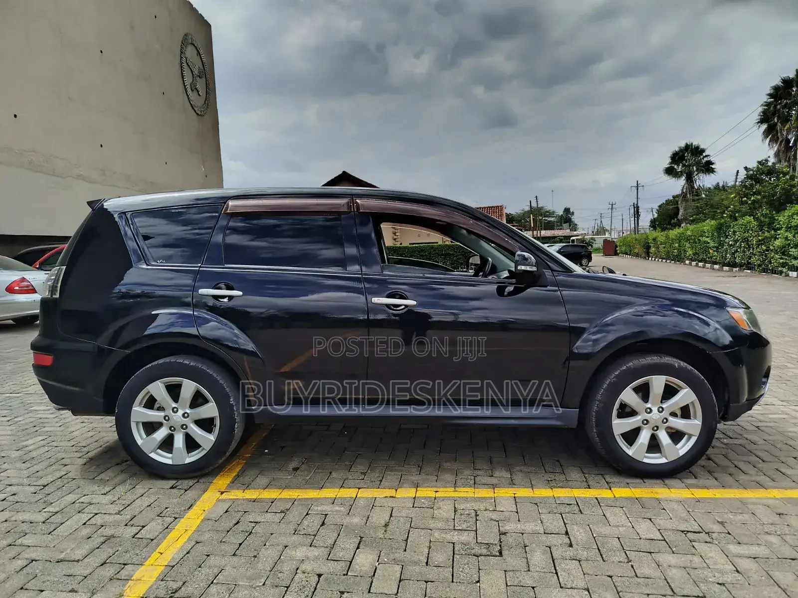 Mitsubishi Outlander 2.4 GLS Automatic 2009 Black