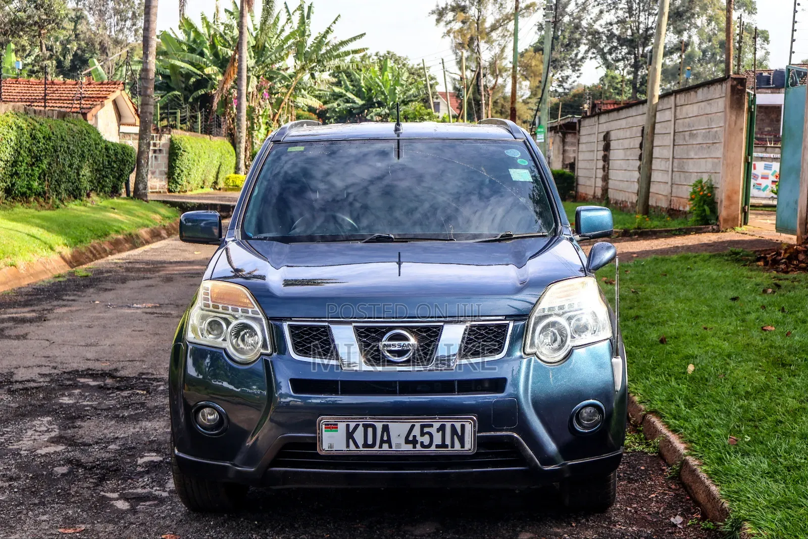 Nissan X-Trail 2.0 Petrol FWD 2013 Blue