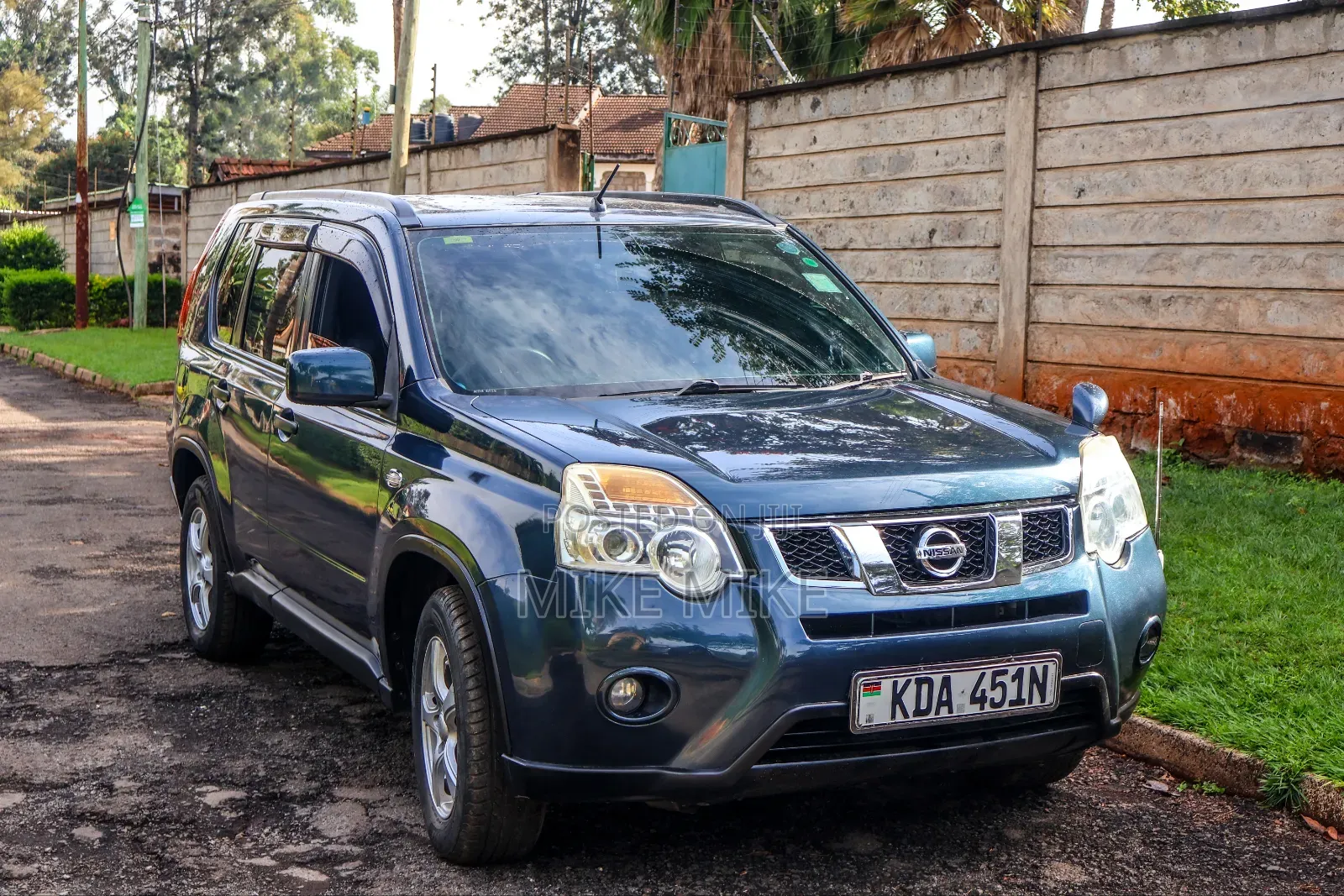 Nissan X-Trail 2.0 Petrol FWD 2013 Blue