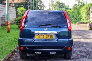 Nissan X-Trail 2.0 Petrol FWD 2013 Blue