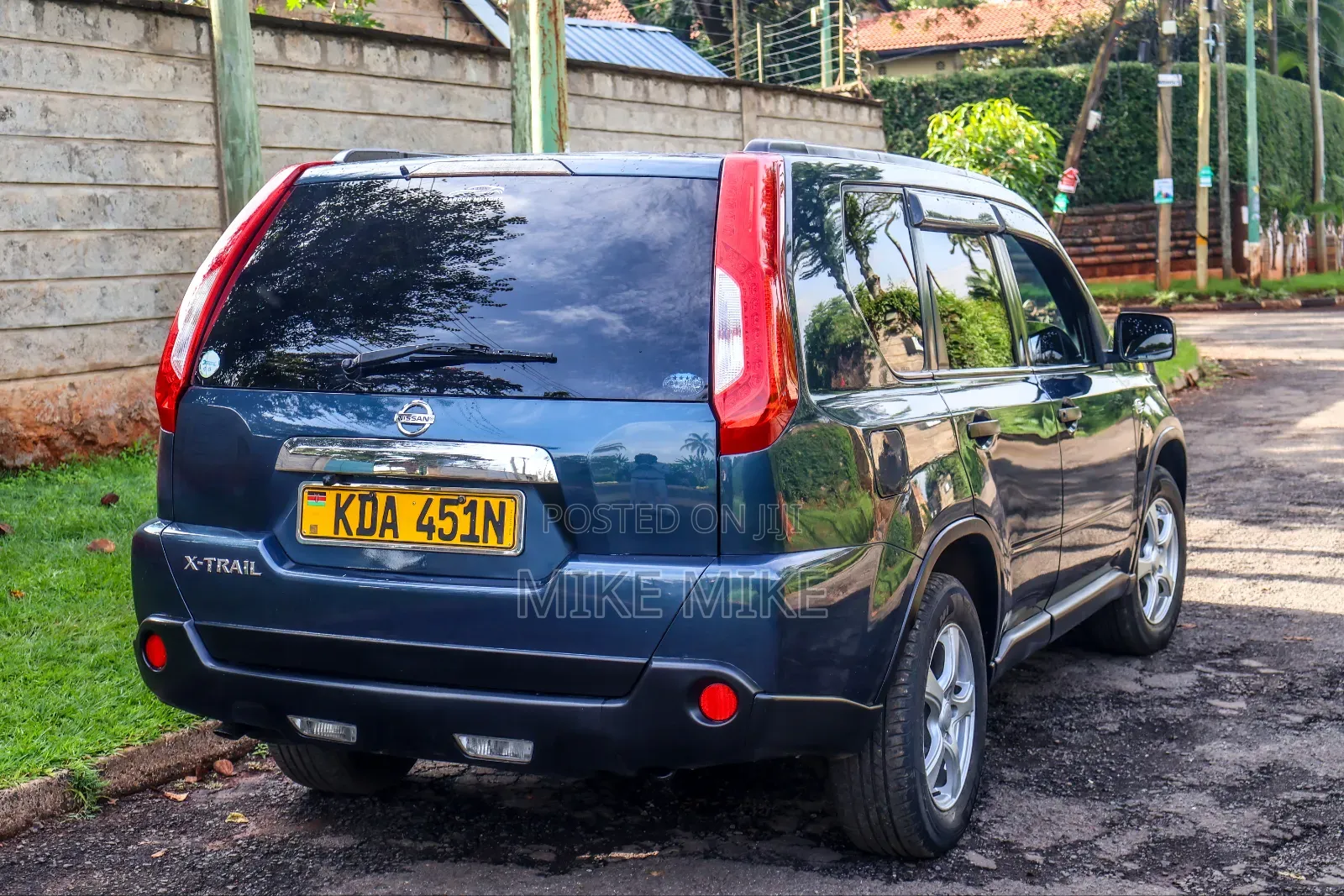 Nissan X-Trail 2.0 Petrol FWD 2013 Blue